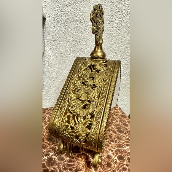 Vanity gold Ormolu gilded perfume bottle, perfect condition - Picture 4 of 6